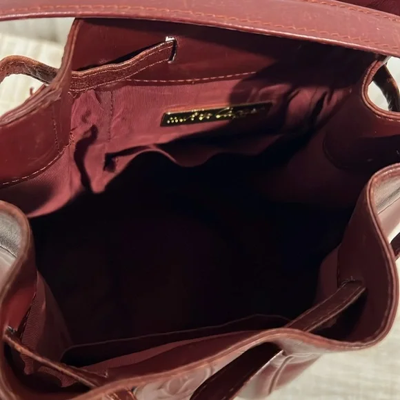 Cartier Must Line Shoulder Bucket Bag Leather Burgundy & Bordeaux